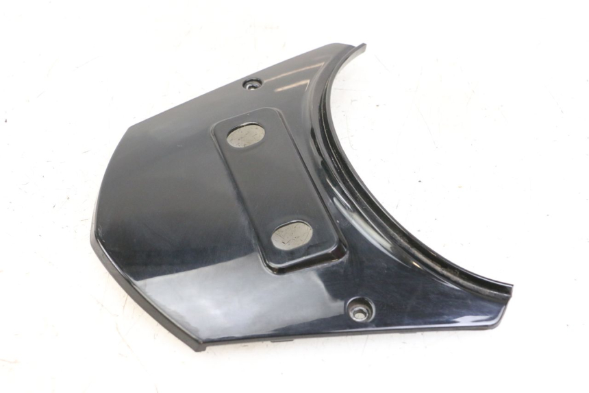 photo de REAR UPPER MIDDLE PANEL LONGJIA SHARPY 125 (2020 - 2024) - Component detail