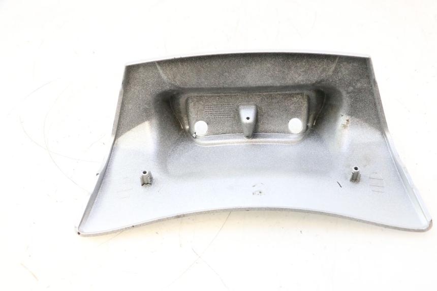 photo de REAR UPPER MIDDLE PANEL PIAGGIO MP3 LT 400 (2007 - 2012) - Fixing points details
