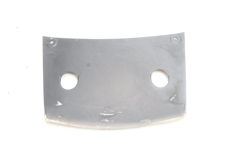 photo de REAR UPPER MIDDLE PANEL PIAGGIO MP3 500 (2016 - 2018) - Zoom on usage condition
