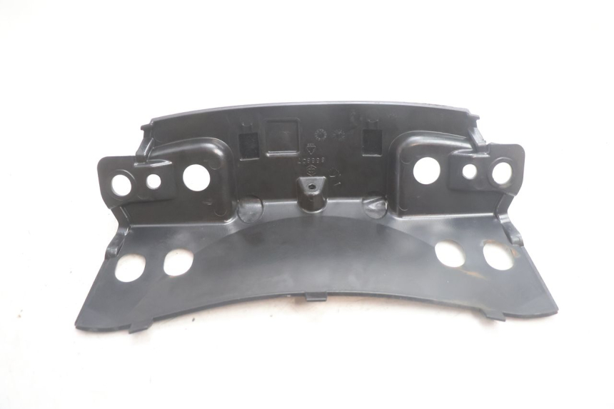 photo de REAR UPPER MIDDLE PANEL PIAGGIO MP3 500 (2011 - 2015) - Zoom on usage condition