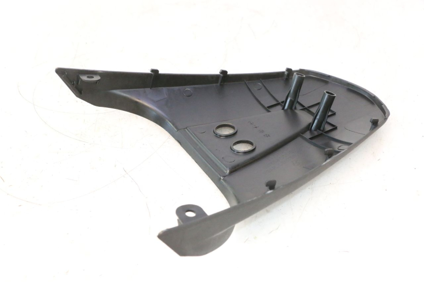 photo de REAR UPPER MIDDLE PANEL KYMCO LIKE 4T 50 (2019 - 2025) - Fixing points details