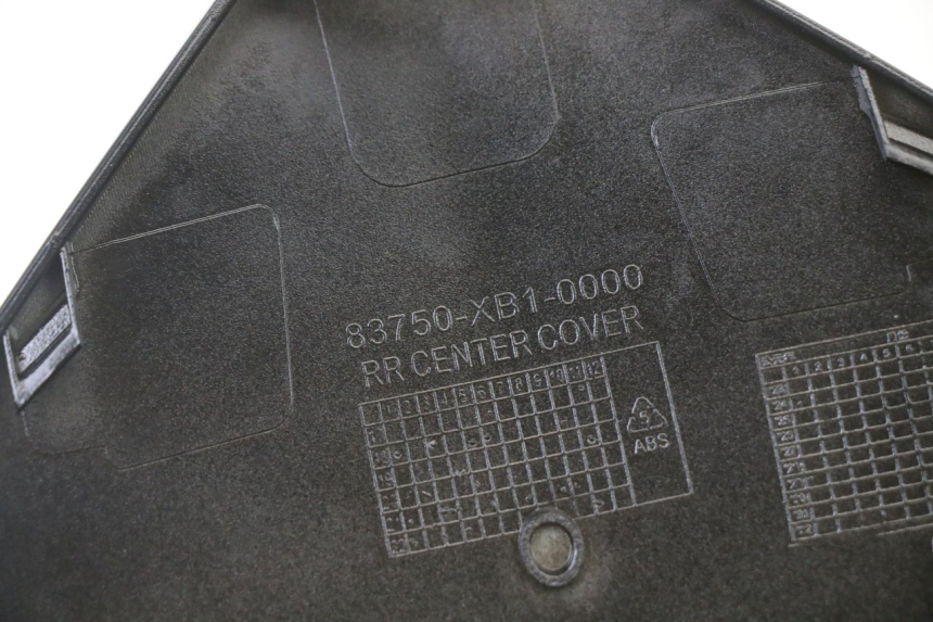 photo de REAR UPPER MIDDLE PANEL SYM ORBIT III 3 4T 50 (2021 - 2025) - Surface and material condition