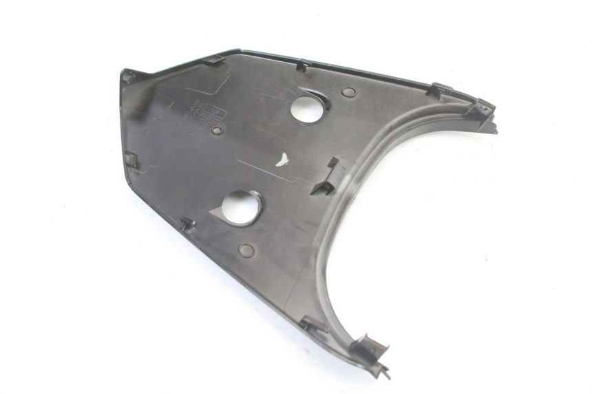 photo de REAR UPPER MIDDLE PANEL SYM ORBIT III 3 4T 50 (2021 - 2025) - Fixing points details