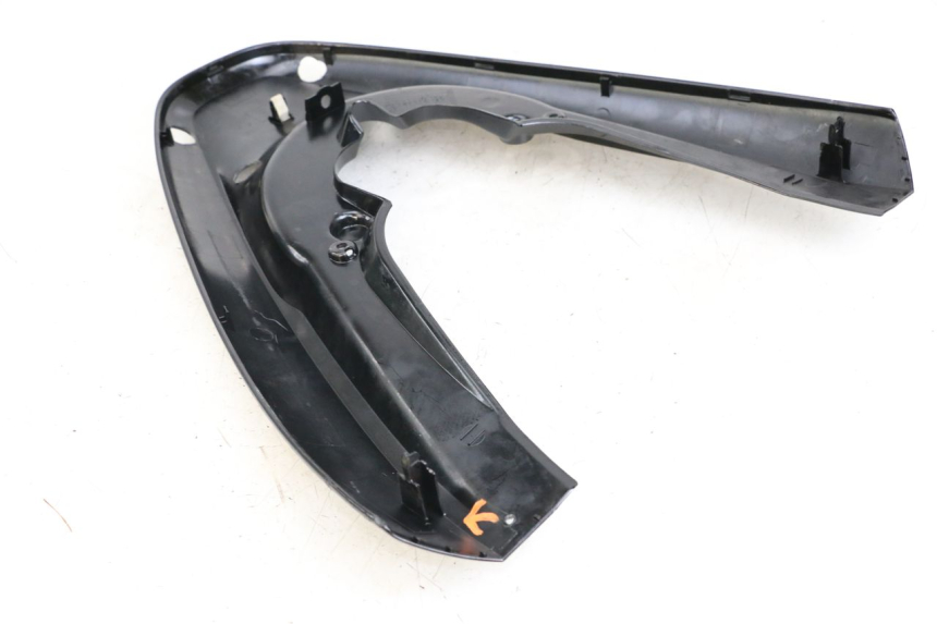 photo de REAR UPPER MIDDLE PANEL HONDA PCX (JF28) 125 (2009 - 2011) - Alternative perspective