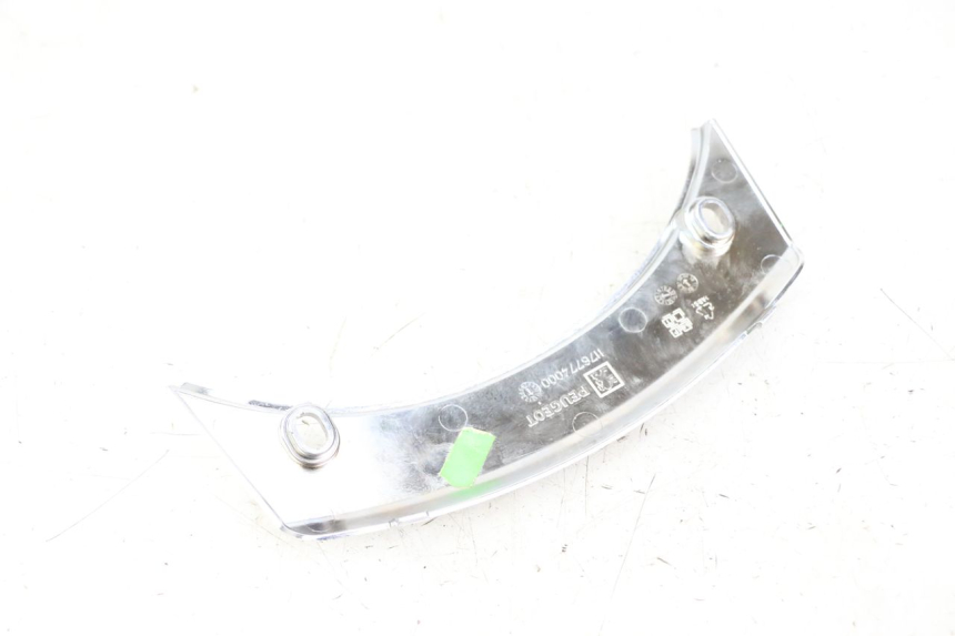 photo de REAR UPPER MIDDLE PANEL PEUGEOT SATELIS 125 (2013 - 2018) - Product overview