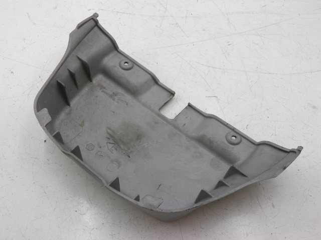 photo de REAR UPPER MIDDLE PANEL PIAGGIO BEVERLY 125 (1998 - 2005) - Component detail