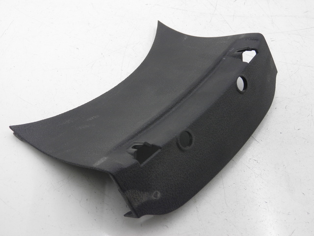 photo de REAR UPPER MIDDLE PANEL PIAGGIO XEVO - X EVO 125 (2010 - 2015) - Zoom on usage condition