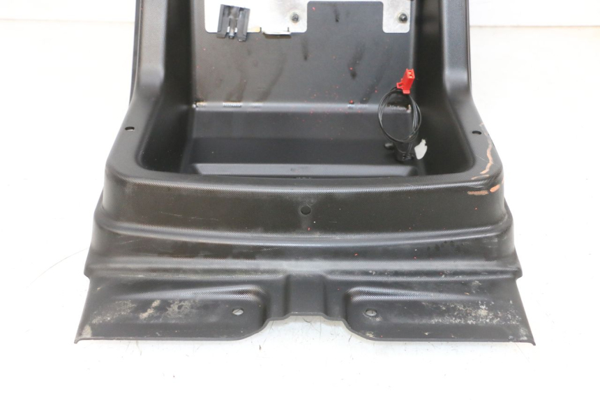 photo de REAR UPPER MIDDLE PANEL LIGIER PULSE 3 1 (2014 - 2020) - Surface and material condition