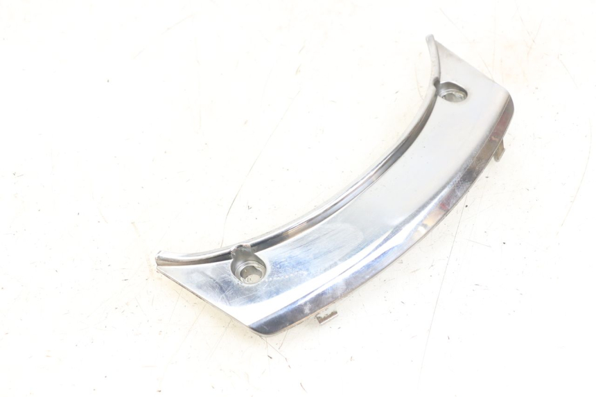 photo de UPPER REAR FAIRING JUNCTION PEUGEOT SATELIS 125 (2006 - 2009) - Technical close-up