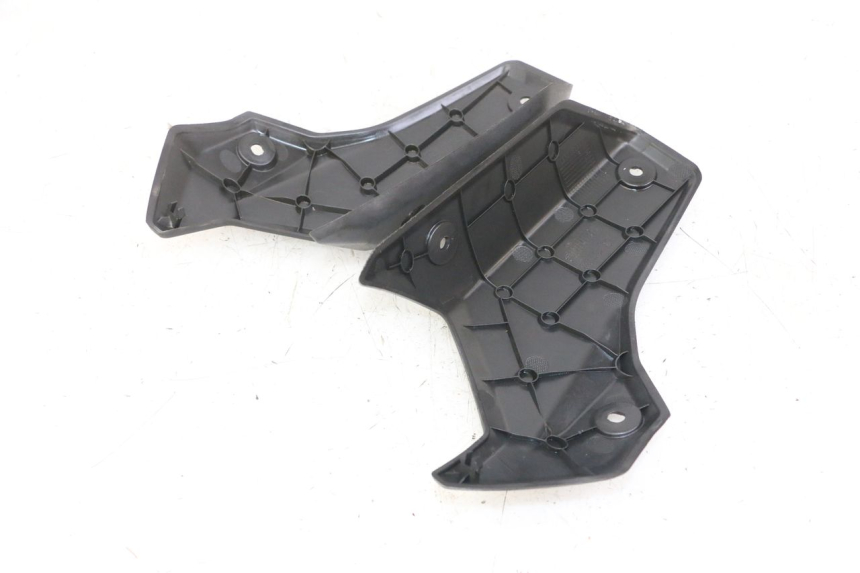 photo de REAR UPPER MIDDLE PANEL PEUGEOT STREETZONE I 2T 50 (2018 - 2020) - Component detail