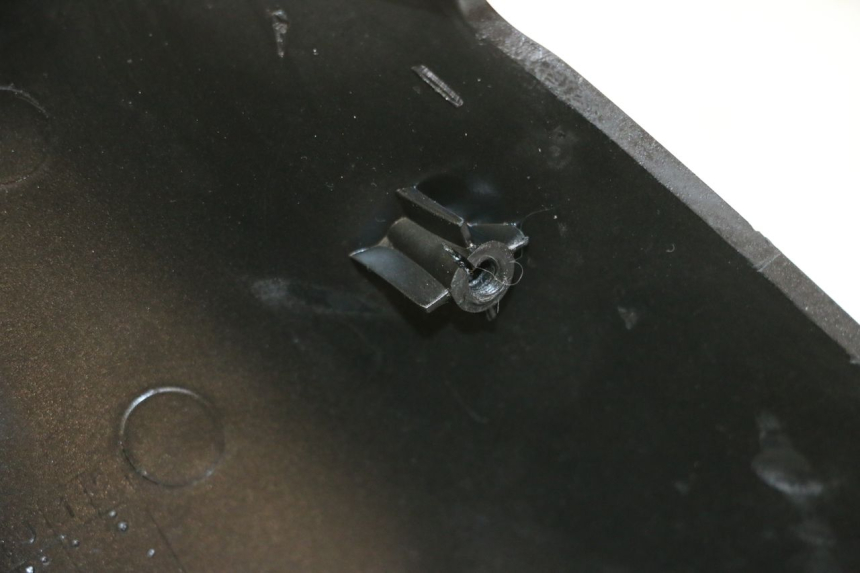 photo de REAR UPPER MIDDLE PANEL SUZUKI SV S 650 (1999 - 2002) - Component detail