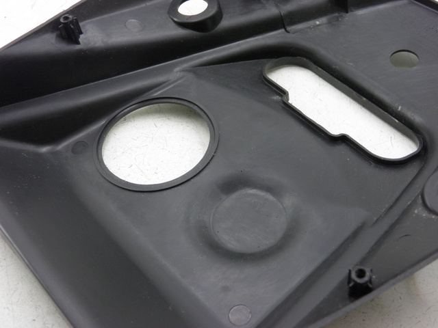 photo de REAR UPPER MIDDLE PANEL SYM ORBIT 2 4T 50 (2008 - 2017) - Zoom on usage condition