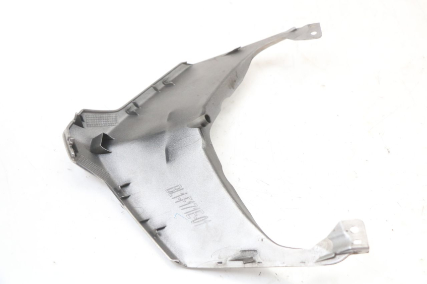 photo de UPPER REAR FAIRING JUNCTION YAMAHA XMAX X-MAX ABS 125 (2017 - 2020) - Fixing points details