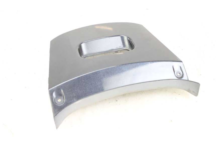 photo de REAR UPPER MIDDLE PANEL KYMCO XCITING 250 (2006 - 2009) - Alternative perspective