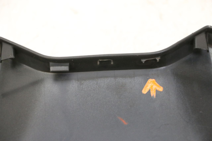 photo de REAR UPPER MIDDLE PANEL YAMAHA YP T-MAX TMAX 530 (2017 - 2020) - Alternative perspective