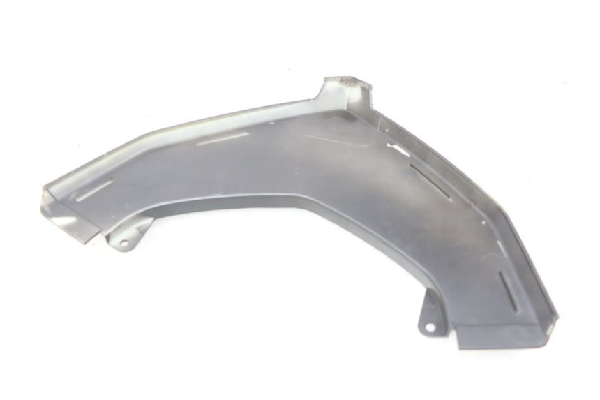 photo de UPPER REAR FAIRING JUNCTION YAMASAKI YM T 125 (2015 - 2020) - Zoom on usage condition