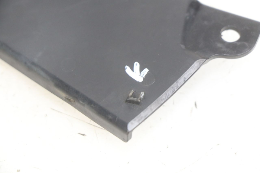 photo de UPPER REAR FAIRING JUNCTION KAWASAKI Z 750 (2007 - 2013) - Alternative perspective