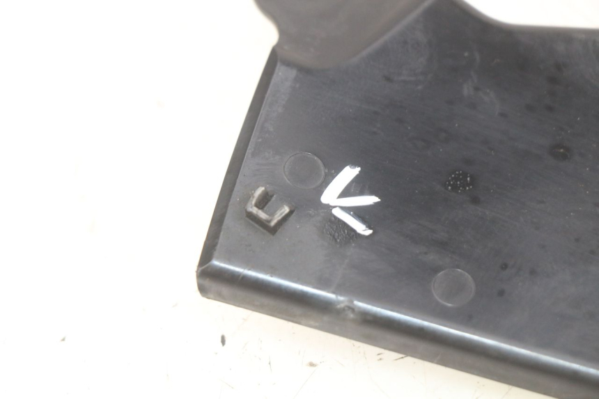 photo de UPPER REAR FAIRING JUNCTION KAWASAKI Z 750 (2007 - 2013) - Technical close-up