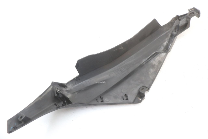 photo de REAR MIDDLE PANEL YAMAHA XMAX X-MAX ABS 125 (2017 - 2020) - Product overview