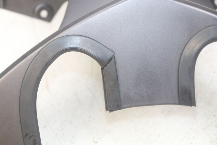 photo de REAR FAIRING JUNCTION YAMAHA X-MAX XMAX 125 (2010 - 2013) - Zoom on usage condition