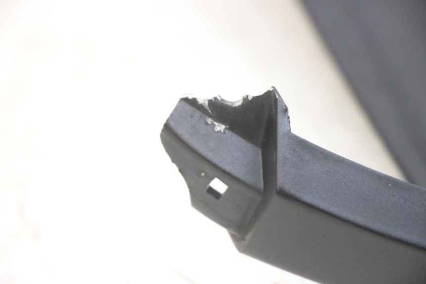 photo de REAR FAIRING JUNCTION YAMAHA X-MAX XMAX 250 (2006 - 2009) - Zoom on usage condition