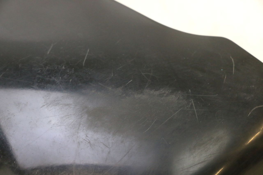 photo de REAR MIDDLE PANEL PIAGGIO X8 STREET 125 (2006 - 2007) - Technical close-up
