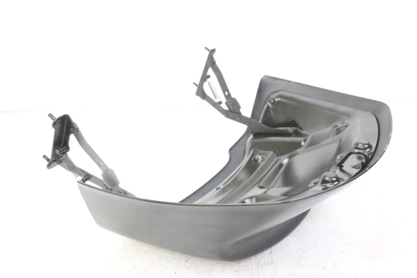 photo de REAR FAIRING JUNCTION PIAGGIO XEVO - X EVO 125 (2007 - 2017) - Alternative perspective