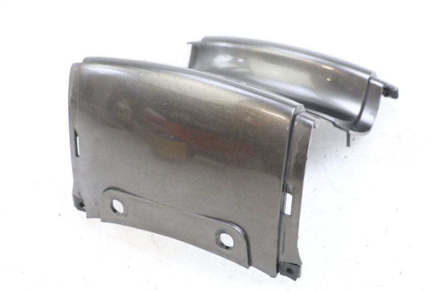 photo de REAR MIDDLE PANEL YAMAHA YP MAJESTY 125 (2002 - 2006) - Product overview