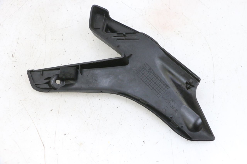 photo de FRONT MIDDLE PANEL SUZUKI BURGMAN 650 (2013 - 2020) - Alternative perspective