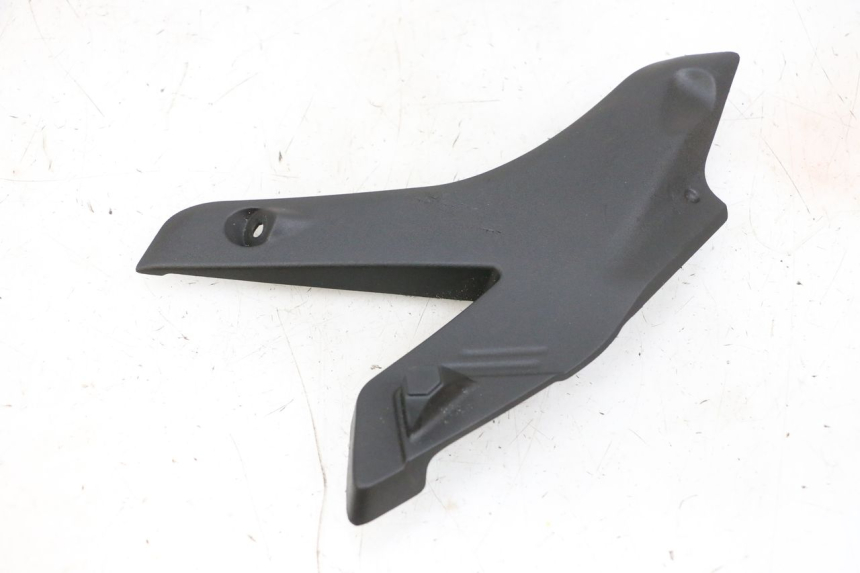 photo de FRONT MIDDLE PANEL SUZUKI BURGMAN 650 (2013 - 2020) - Technical close-up