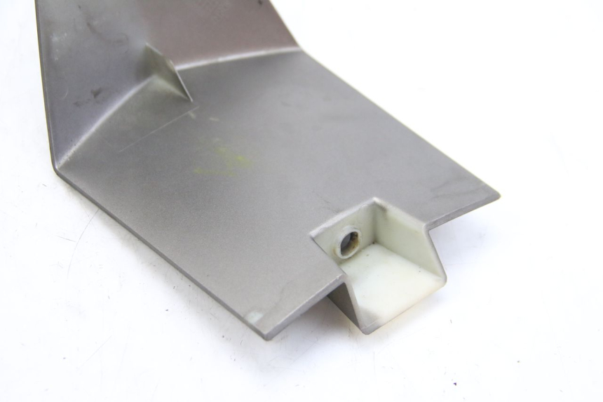 photo de FRONT FAIRING JUNCTION PEUGEOT CITYSTAR 125 (2011 - 2017) - Technical close-up