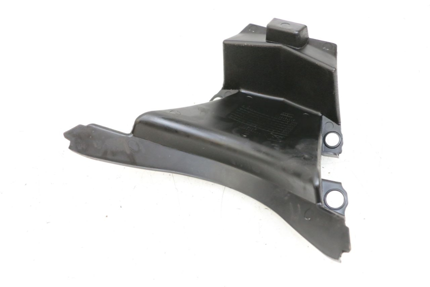 photo de FRONT FAIRING JUNCTION PEUGEOT CITYSTAR 50 (2013 - 2017) - Zoom on usage condition