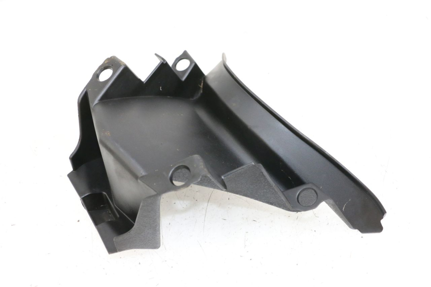 photo de FRONT FAIRING JUNCTION PEUGEOT CITYSTAR 50 (2013 - 2017) - Technical close-up