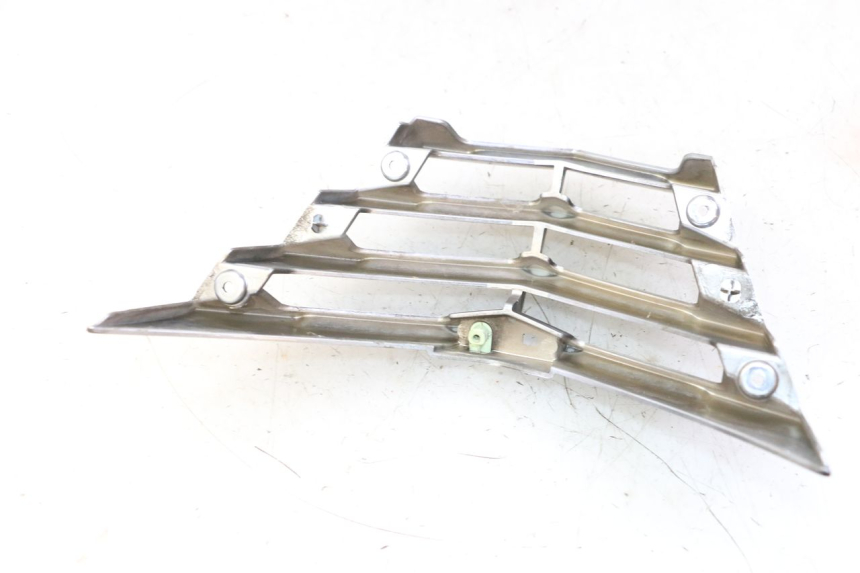 photo de FRONT FAIRING JUNCTION PEUGEOT CITYSTAR 50 (2013 - 2017) - Zoom on usage condition