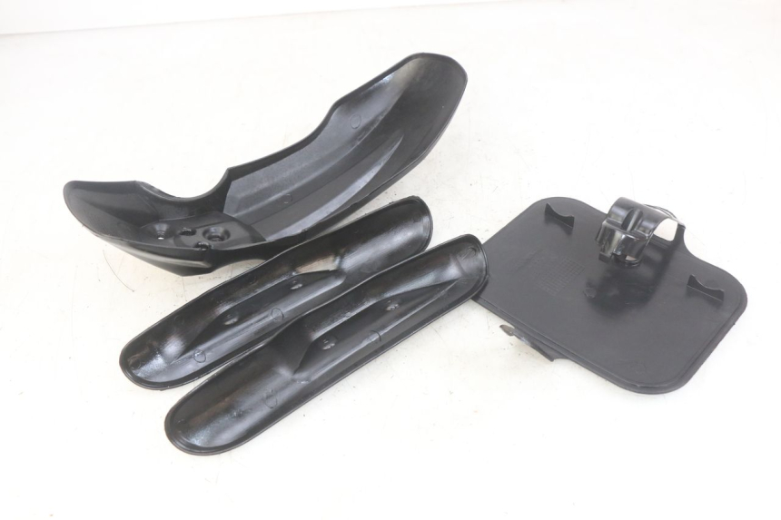 photo de FRONT FAIRING JUNCTION LONCIN DIRT BIKE 125 - Component detail