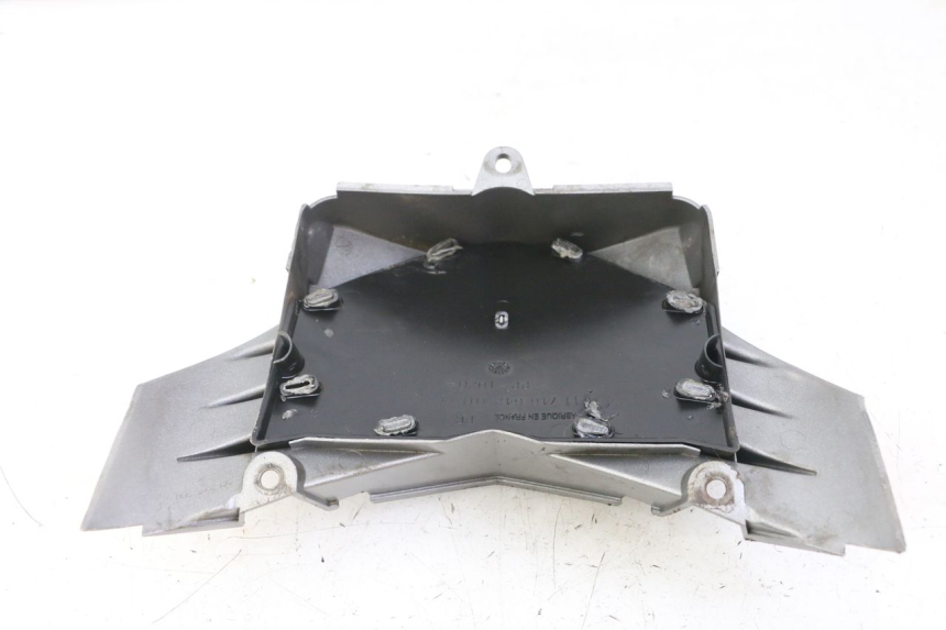 photo de FRONT MIDDLE PANEL PEUGEOT ELYSTAR 50 (2002 - 2014) - Zoom on usage condition