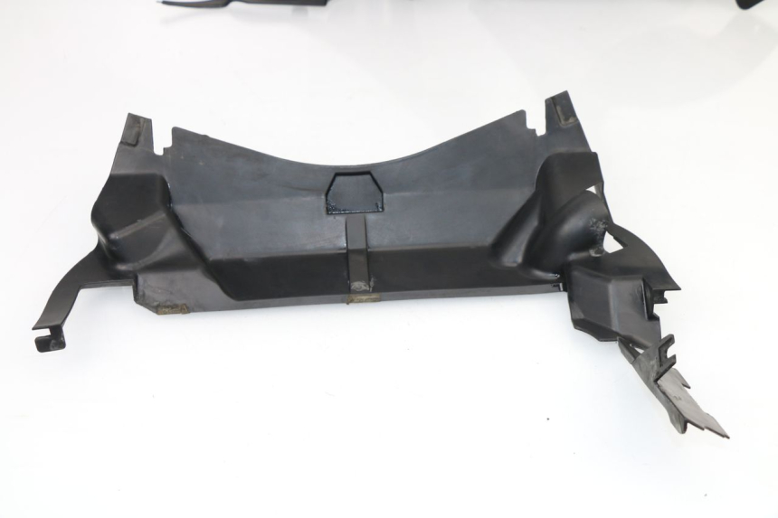 photo de FRONT FAIRING JUNCTION YAMAHA FJR ABS 1300 (2006 - 2012) - Additional view of the item