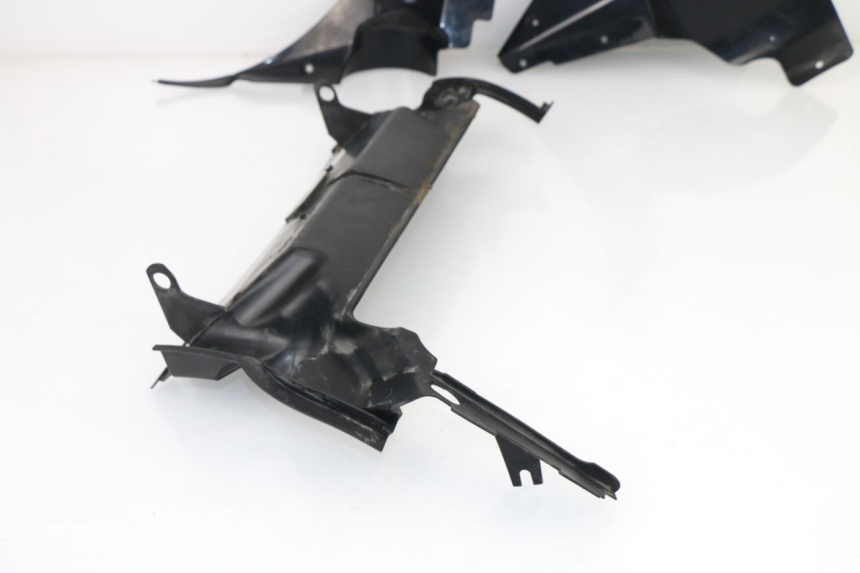photo de FRONT FAIRING JUNCTION YAMAHA FJR ABS 1300 (2006 - 2012) - Surface and material condition