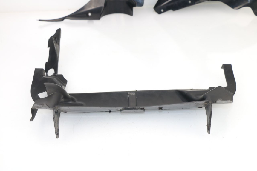 photo de FRONT FAIRING JUNCTION YAMAHA FJR ABS 1300 (2006 - 2012) - Markings and original references