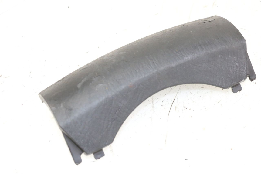 photo de FRONT MIDDLE PANEL HONDA FES S-WING SWING 125 (2007 - 2015) - Alternative perspective