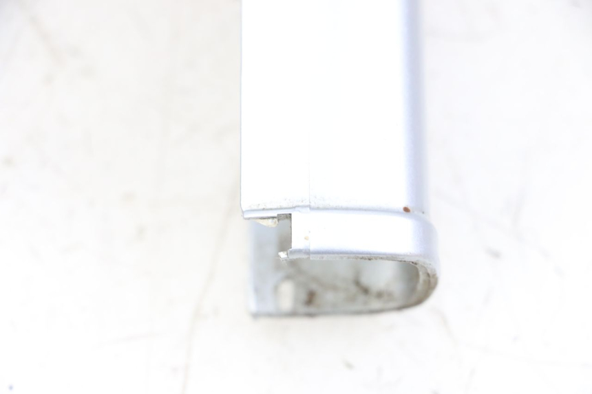 photo de LOWER FRONT FAIRING JUNCTION PEUGEOT 103 VOGUE VS2 50 (2004 - 2017) - Zoom on usage condition