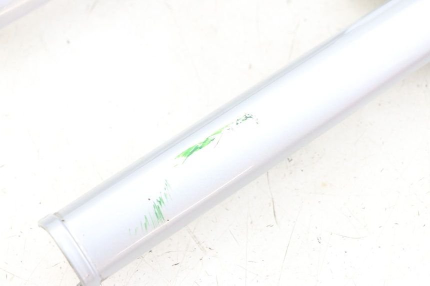 photo de LOWER FRONT FAIRING JUNCTION PEUGEOT 103 VOGUE VS2 50 (2004 - 2017) - Markings and original references