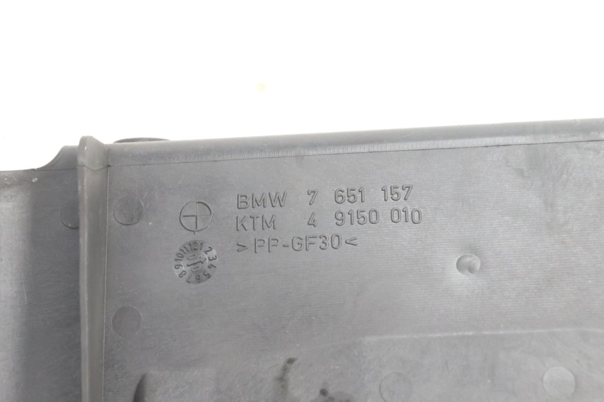 photo de LOWER FRONT FAIRING JUNCTION BMW C1 125 (2000 - 2003) - Fixing points details