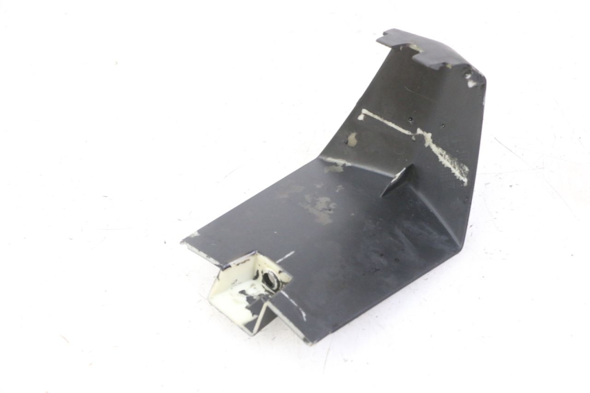 photo de LOWER FRONT FAIRING JUNCTION PEUGEOT CITYSTAR 50 (2013 - 2017) - Zoom on usage condition