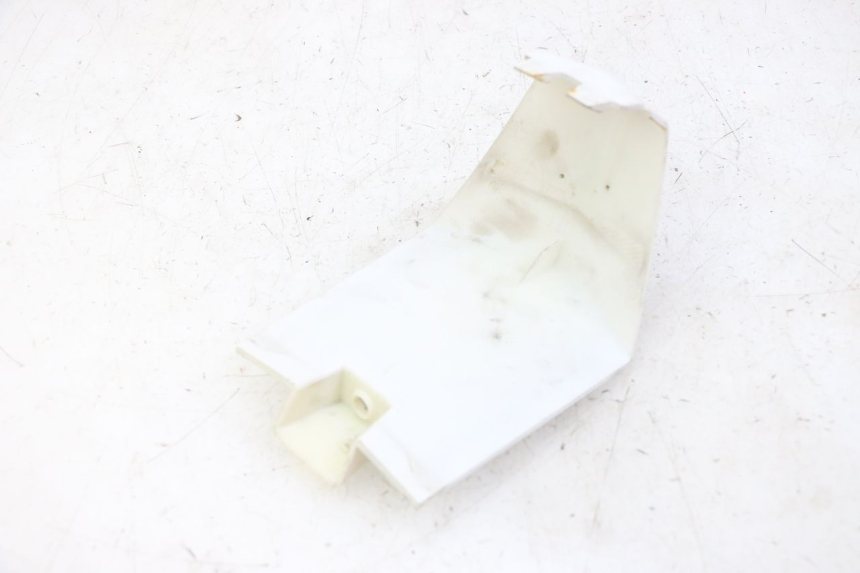 photo de LOWER FRONT FAIRING JUNCTION PEUGEOT CITYSTAR 50 (2013 - 2017) - Zoom on usage condition