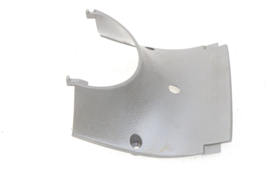 photo de LOWER FRONT FAIRING JUNCTION SUZUKI CP 80 (1985 - 1996) - Component detail