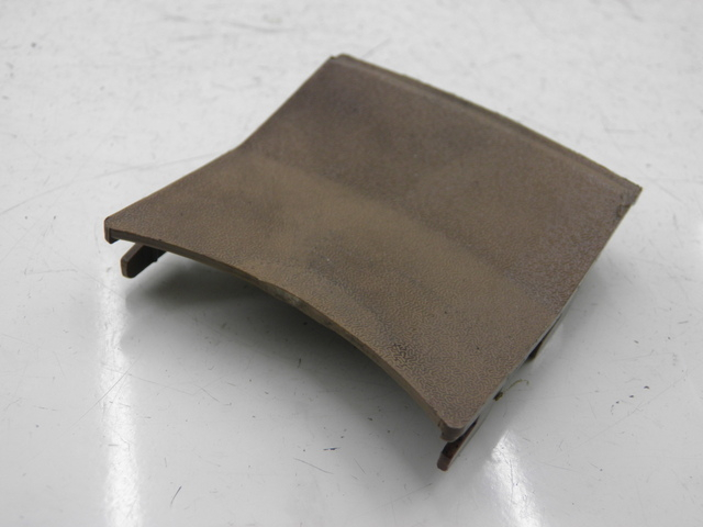 photo de FRONT MIDDLE PANEL HONDA SH 125 (2005 - 2008) - Zoom on usage condition