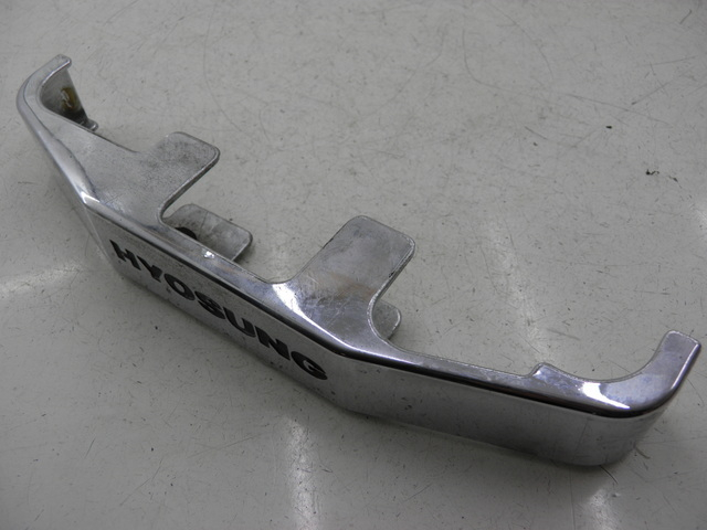 photo de FRONT MIDDLE PANEL HYOSUNG COMET GT 125 (2002 - 2007) - Component detail