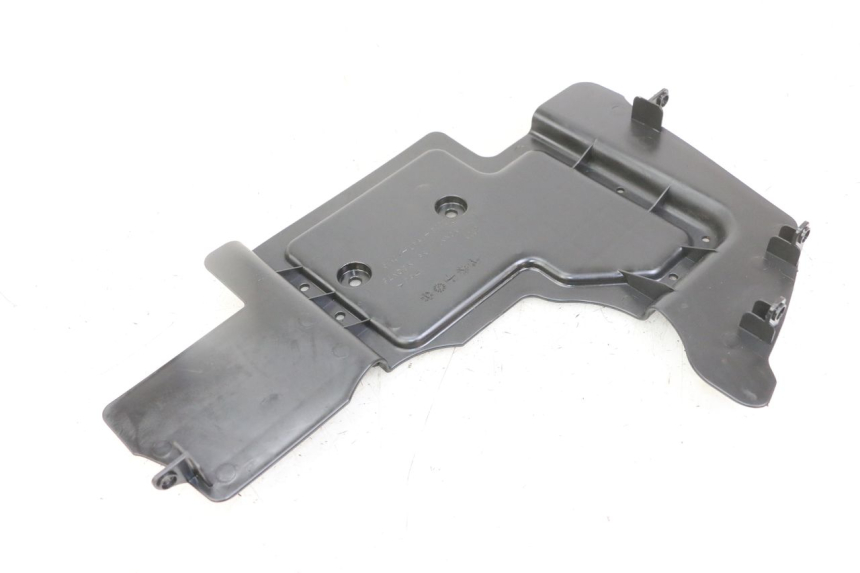 photo de FRONT MIDDLE PANEL KYMCO DINK 4T 50 (2007 - 2018) - Alternative perspective