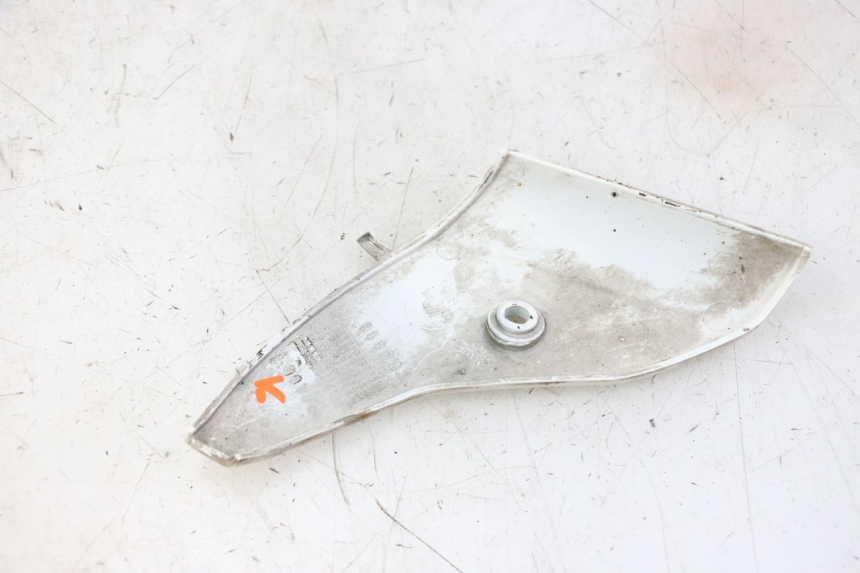 photo de FRONT MIDDLE PANEL PIAGGIO LXV 4T 50 (2009 - 2013) - Alternative perspective